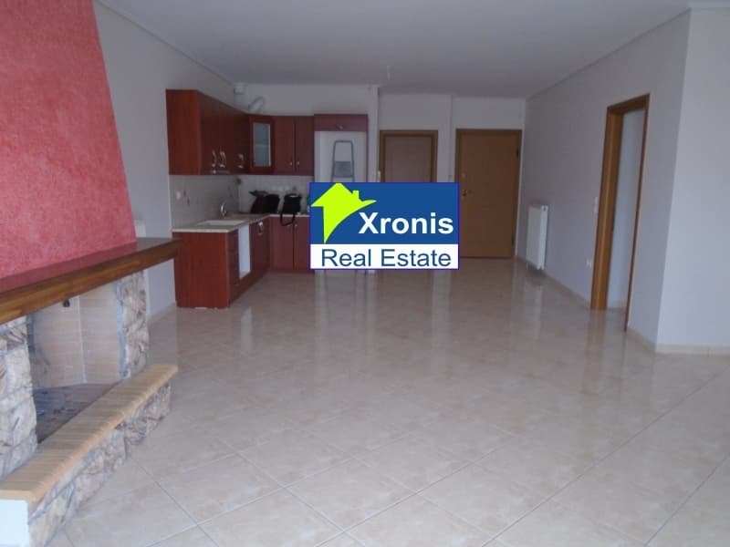Apartment in Center, Ilion — Photo 2 of 14
